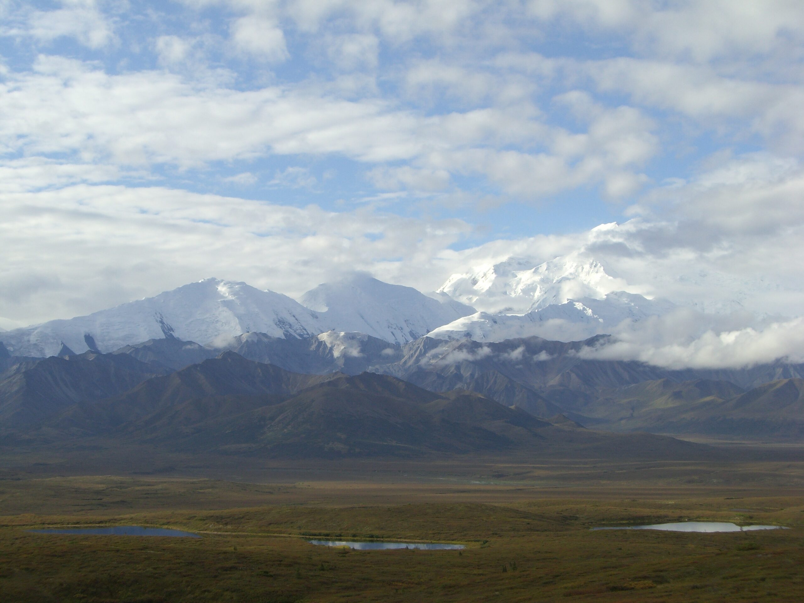 Fantastic mountain peaks and lakes enhance Alaska's Denali.