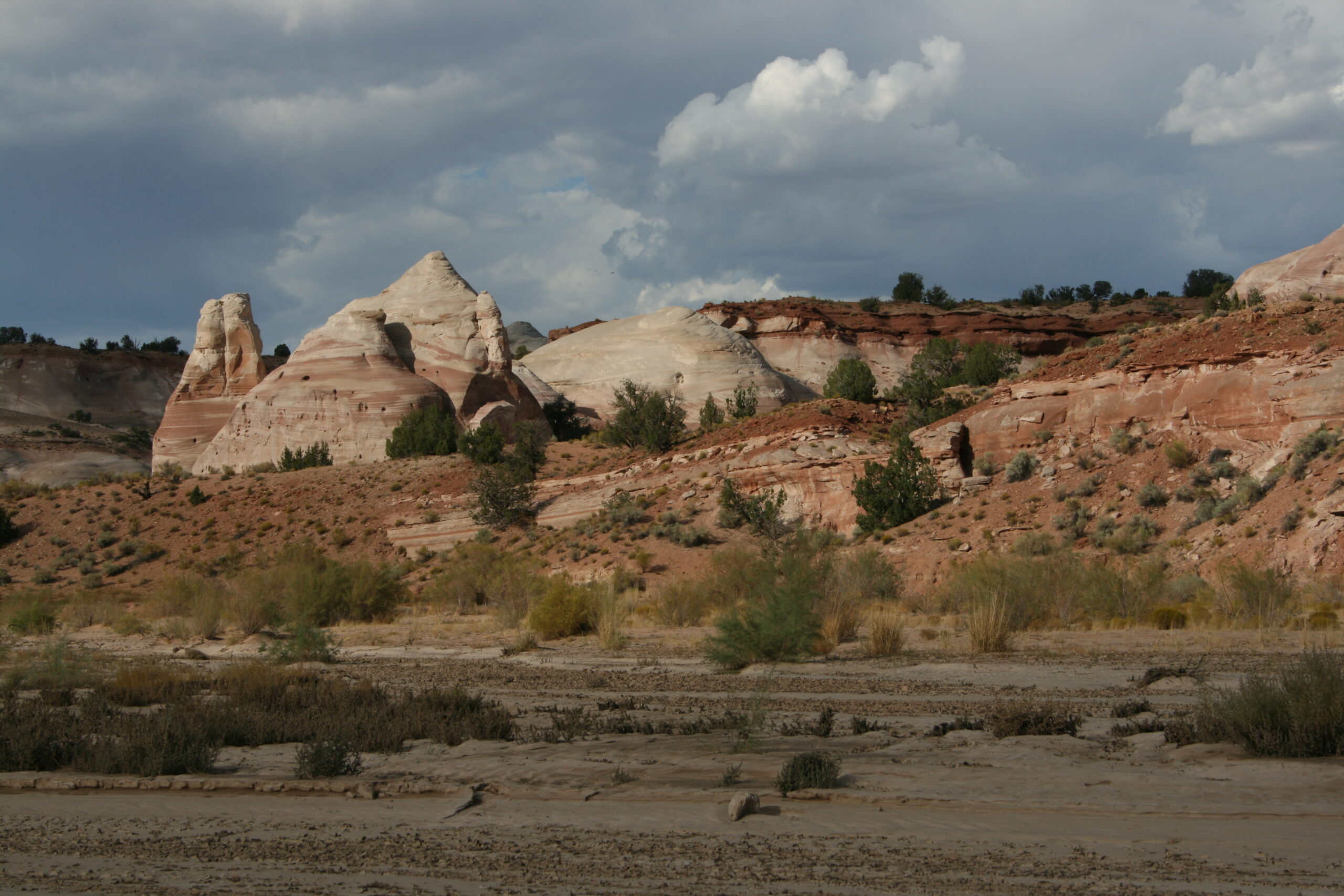 Rock formations near the White House Trailhead